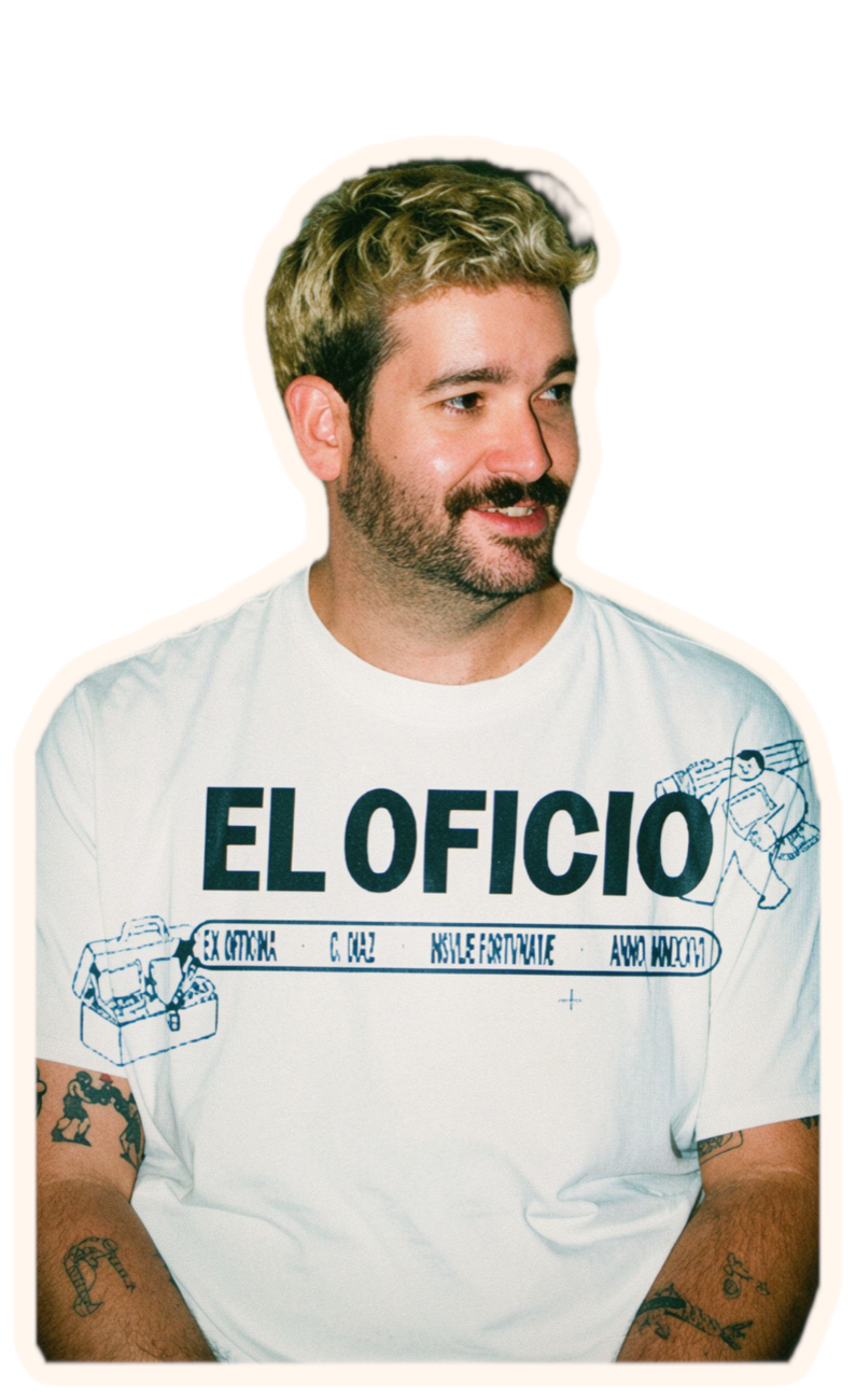 Carlos Díaz, con la camiseta de El Oficio